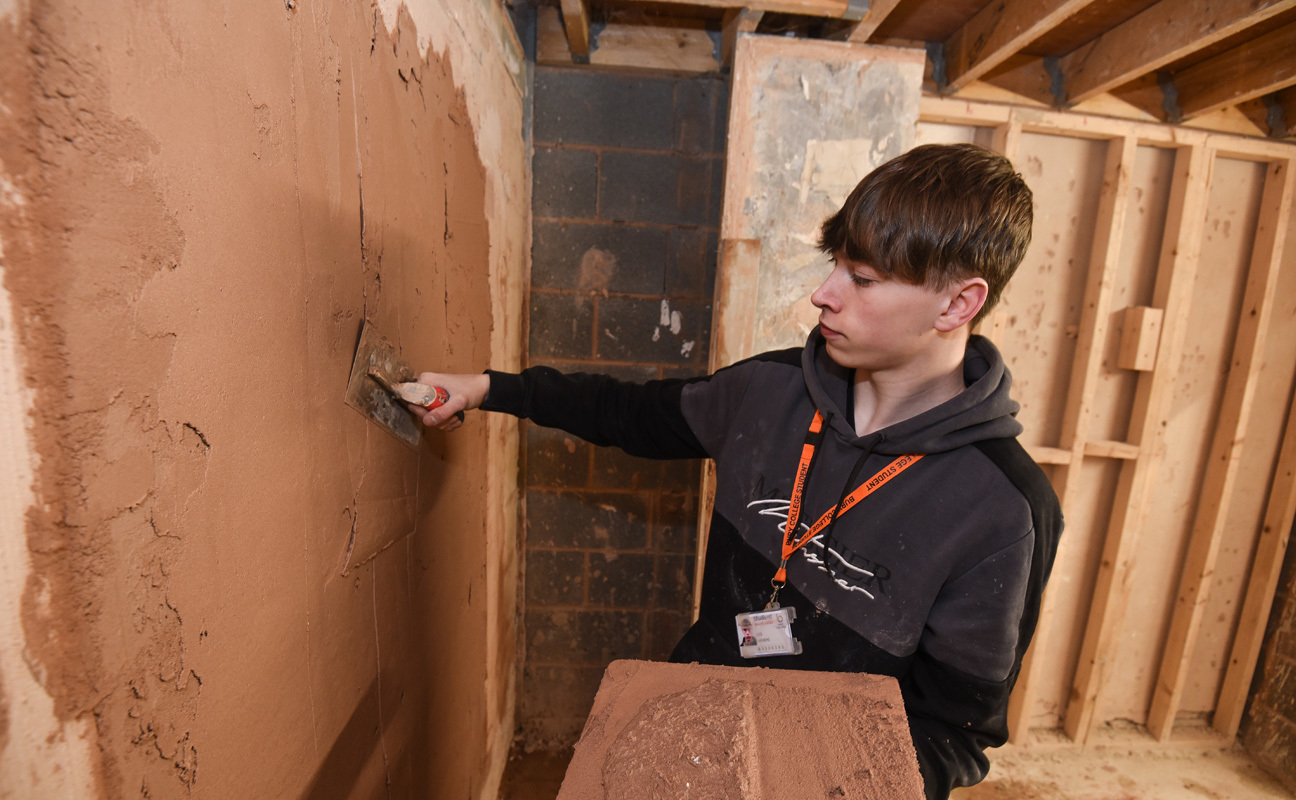 Level 2 NVQ Diploma in Plastering